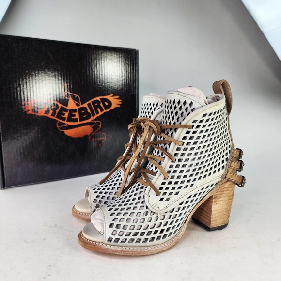 Freebird by Steven women's FB-Benni white boots US 8 Perforated Lace Heel sandal - Picture 2 of 9